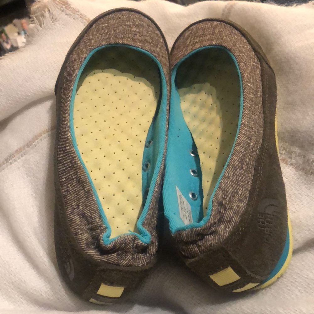 The North Face women’s casual flats size 7